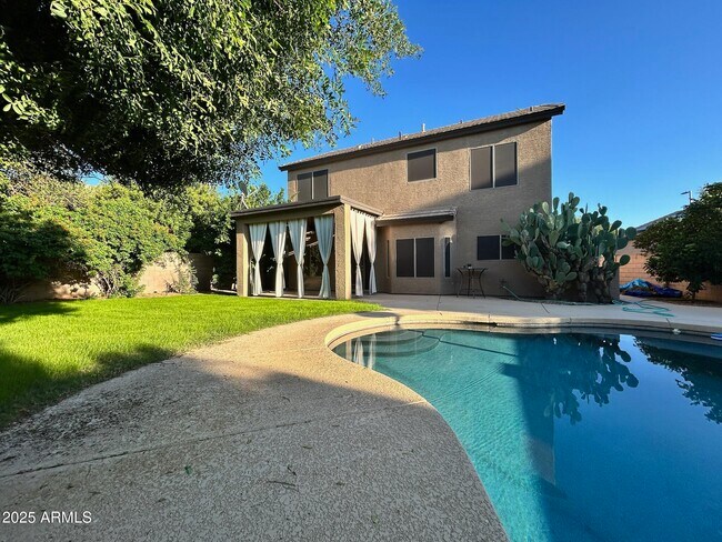 Building Photo - 4620 E Paso Trail