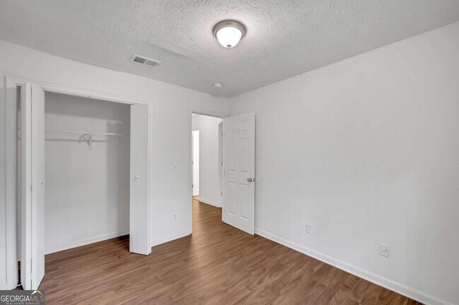 Building Photo - 1903 Whitehall Forest Ct SE