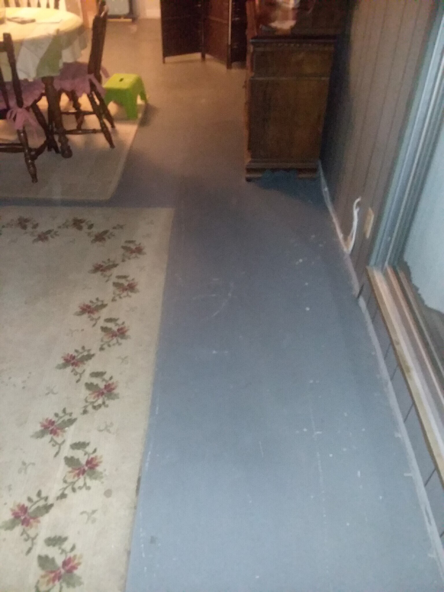 Down 1 step utility room - 30424 Francis St