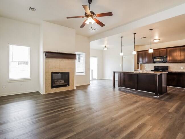 Building Photo - 1501 Tahoe Ln