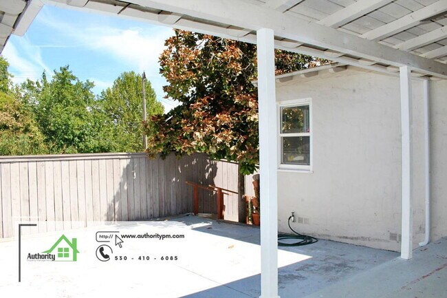 Building Photo - 2651 Foothill Blvd