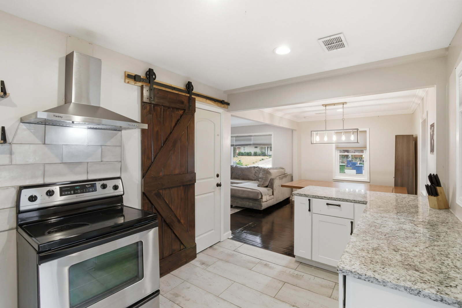 Building Photo - 1373 Benteen Way SE