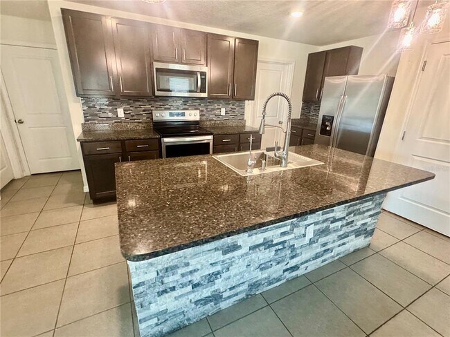 Building Photo - 10328 Flathead Dr