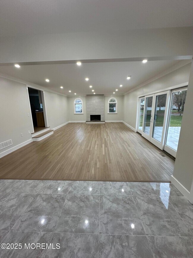 Primary Photo - 469 Wall St