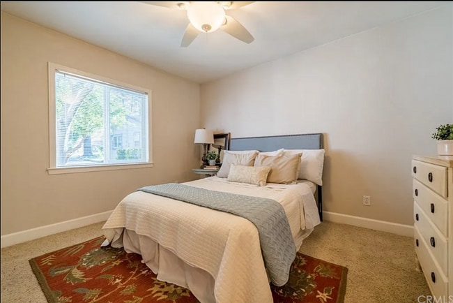 Building Photo - Great Home Close to All