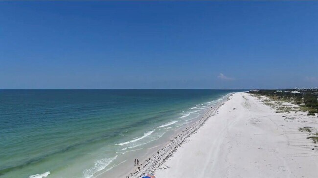 Building Photo - 880 Mandalay Ave