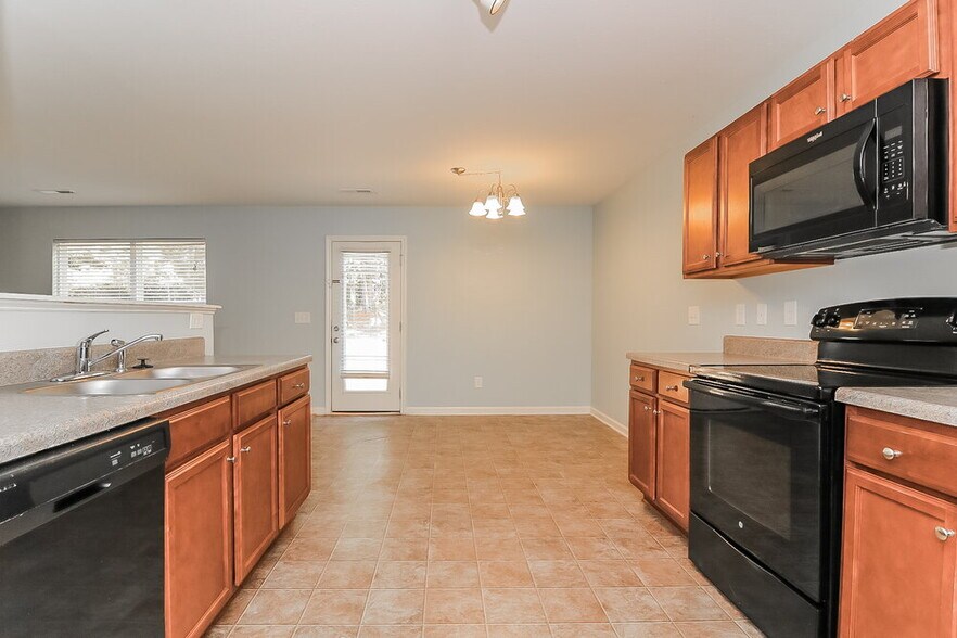 Building Photo - 1321 Lowenstein St