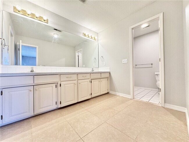 Building Photo - 1837 Pointer Ln