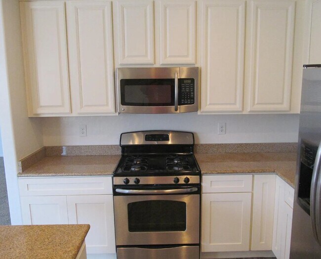 Building Photo - 717 Calamus Palm Pl