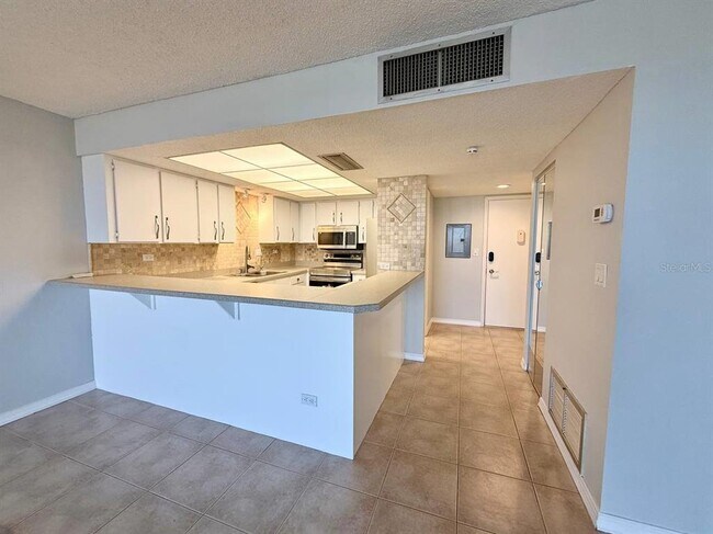 Building Photo - 500 Treasure Island Causeway