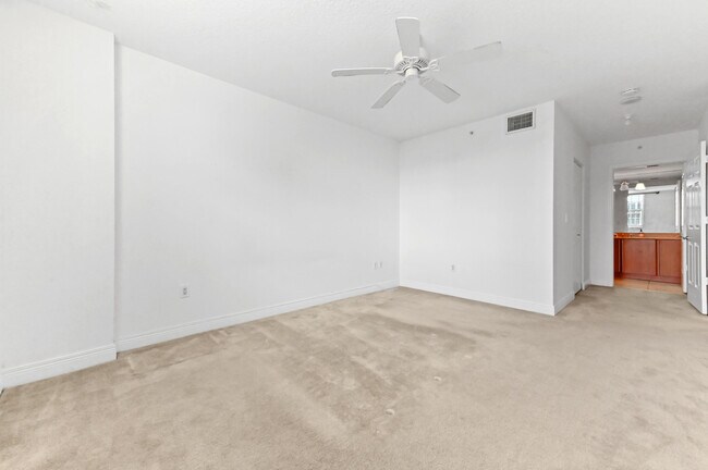 Building Photo - 610 Clematis St