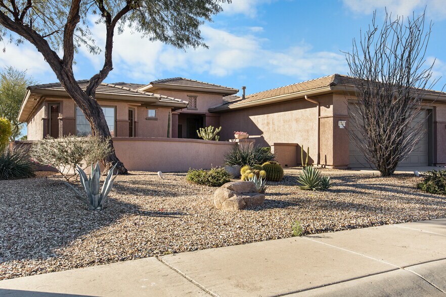 Building Photo - 17547 W Calistoga Dr