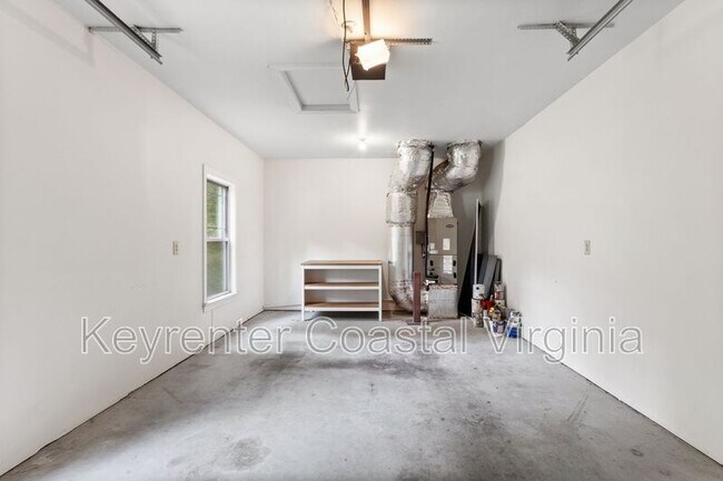 Building Photo - 40 Normandy Ln