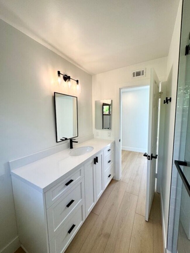 Building Photo - Luxury Living Redefined – Fully Renovated & Move-In Ready!