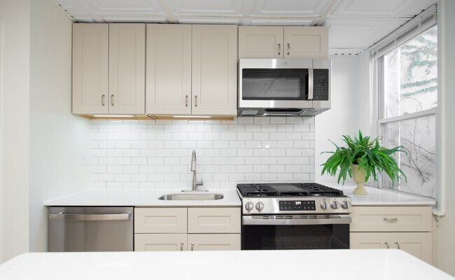 Building Photo - 455 Fairmount Ave