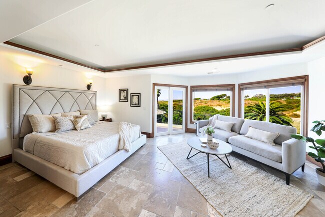 Building Photo - 3811 Vista Blanca