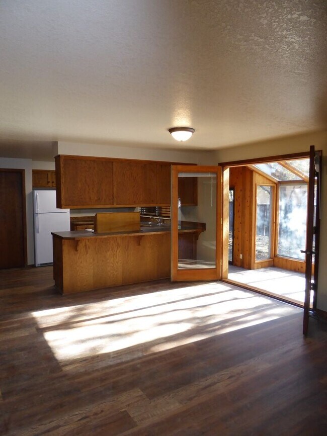 Building Photo - 61591 SE Orion Dr