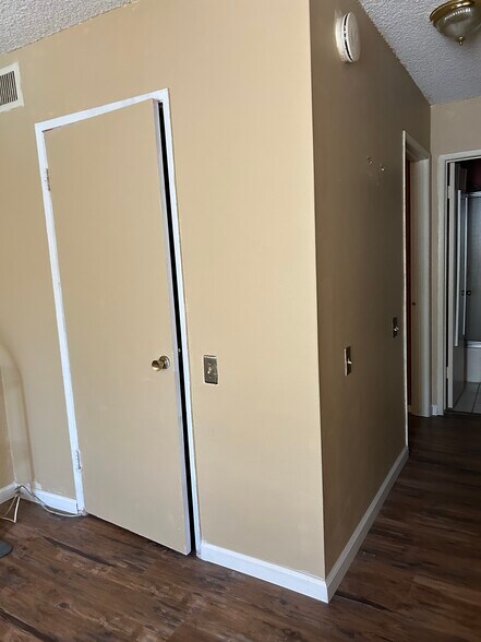Bedroom 1 closet - 5460 White Oak Ave