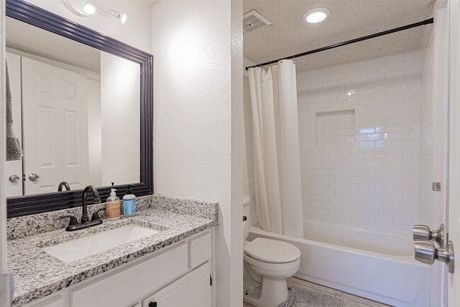 Building Photo - 12123 Monticeto Ln