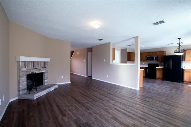 Building Photo - 1200 Willow Tree Dr