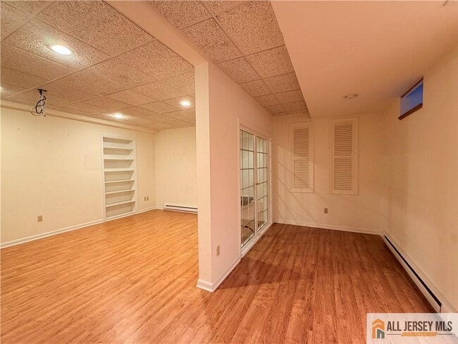 Building Photo - 41 Manor Dr