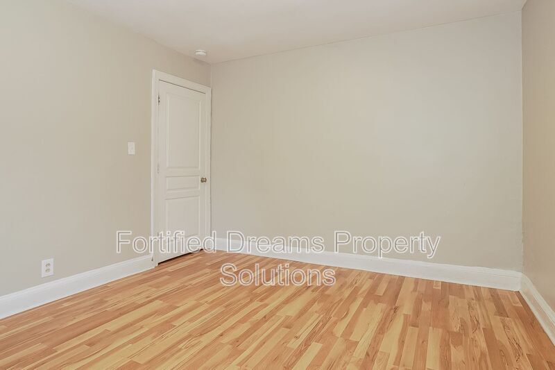 Building Photo - 421 E Twenty-Fourth St