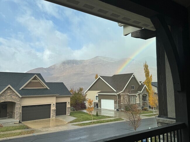 Building Photo - 532 W Heritage Way