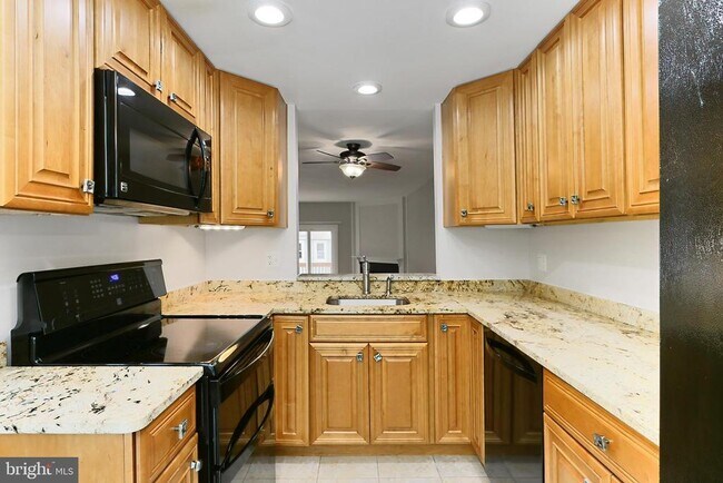Building Photo - 11931 Redtree Way