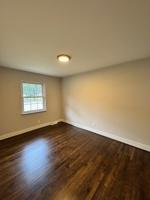 Building Photo - 8479 Northport Dr