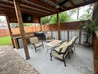 Building Photo - 735 Sprucewood Ln
