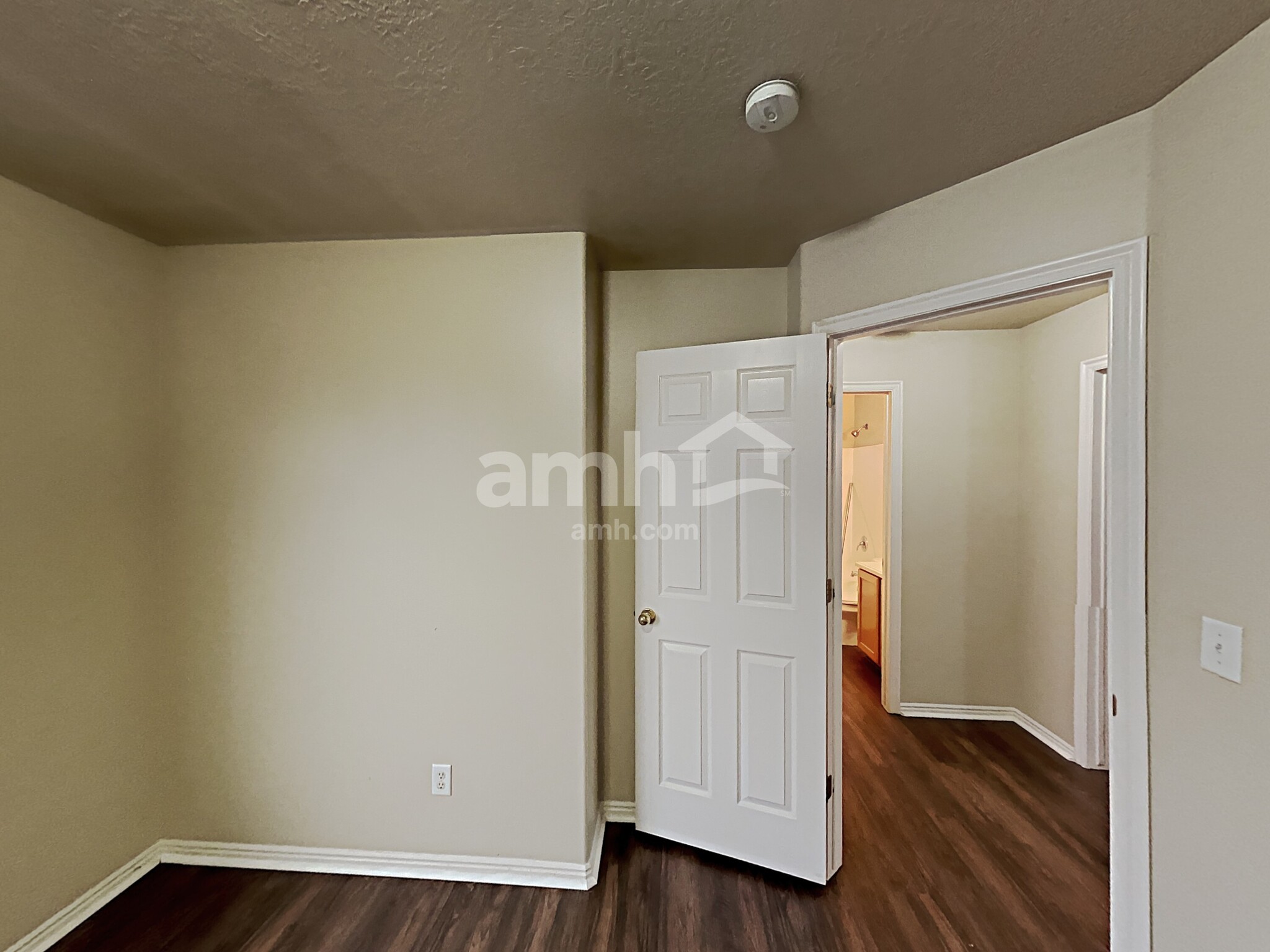 Building Photo - 2098 Blossom St