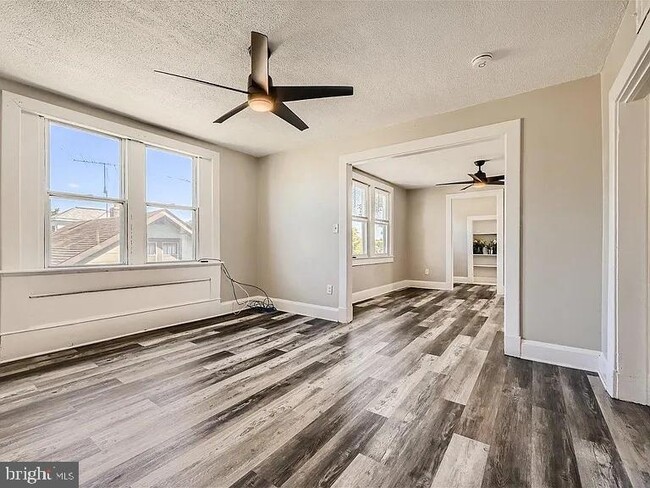 Building Photo - 3101 Gibbons Ave