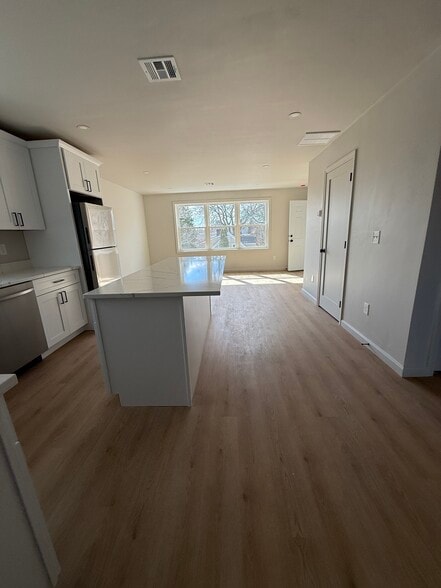 Building Photo - 119 Farm St