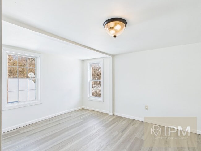 Building Photo - Charming 3 Bed, 1.5 Bath in Steelton, Pa!