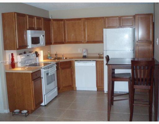 Building Photo - 204 Foxtail Dr