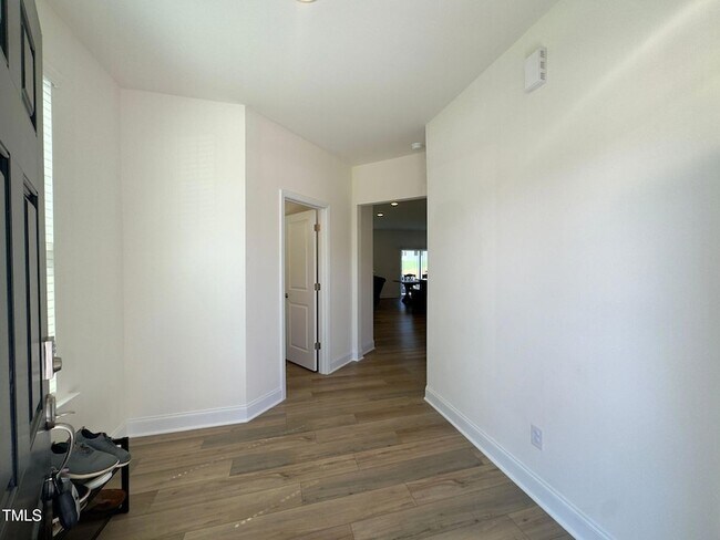 Building Photo - 47 Flowing River Rd