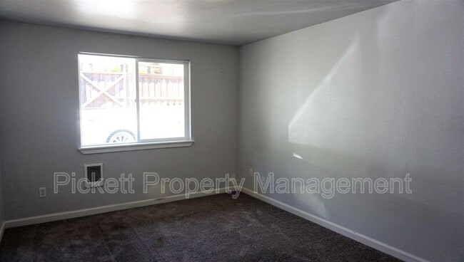 Building Photo - 1134 Scott Ave