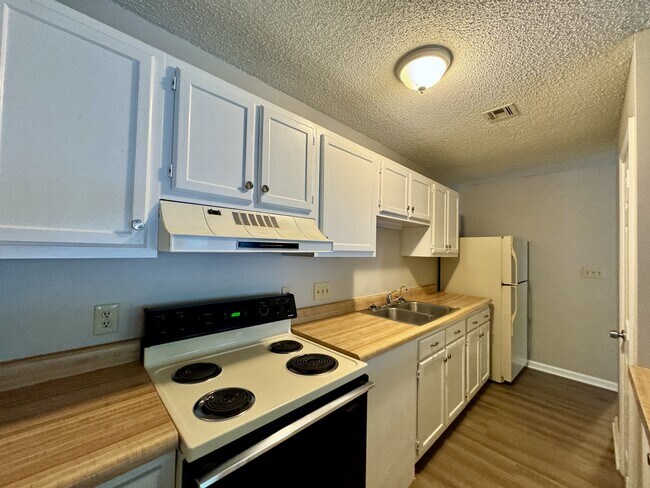 Building Photo - 3109 Darden Rd