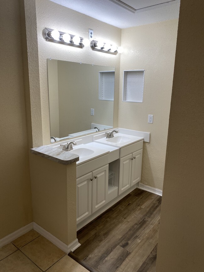 Open Master Vanity area - 3109 Sandy Shore Ln