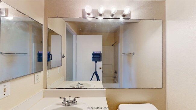 Building Photo - 529 Southwest PKWY Unit 102