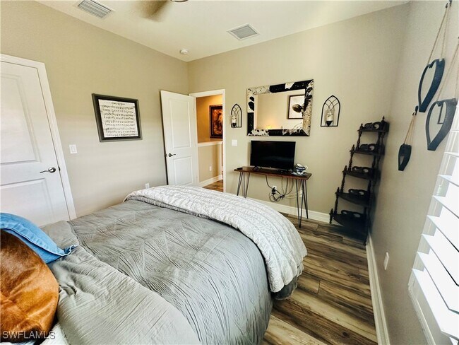 Building Photo - 15840 Portofino Springs Blvd