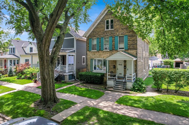 Building Photo - 2018 Pratt Ct