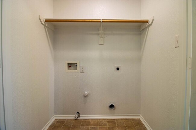 Building Photo - 16727 Libson Falls Dr