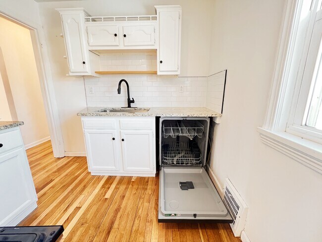 Building Photo - 4530 Wood Ave