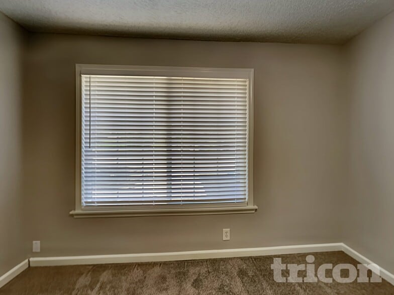 Building Photo - 234 Yellowstone Dr