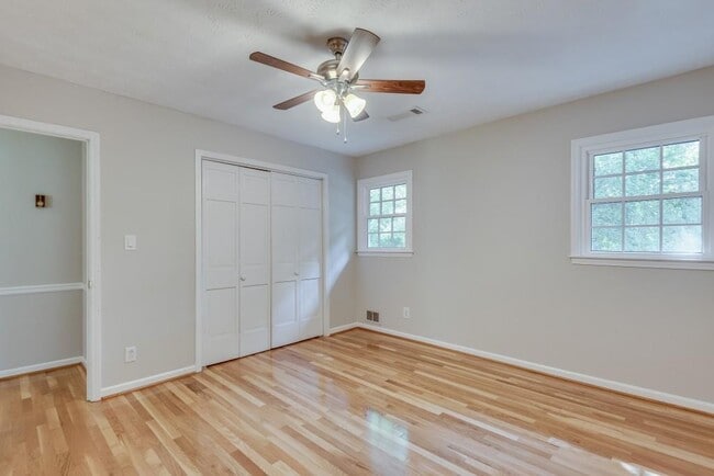 Building Photo - 2663 Rangewood Dr NE