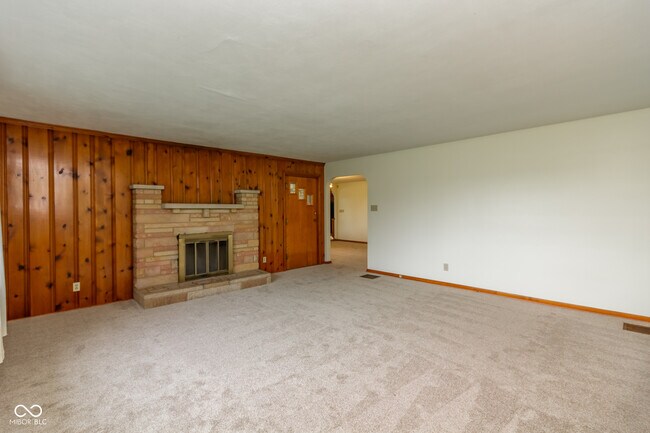 Building Photo - 1041 N Bluff Rd