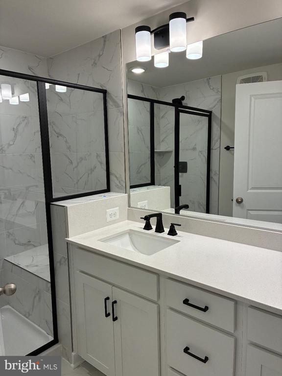 Building Photo - 20827 Cloongee Ter