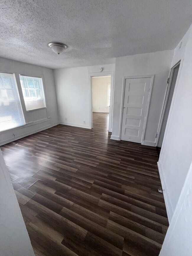 Building Photo - 617 N 18th St