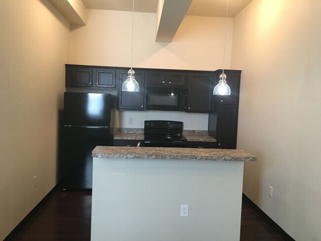 Primary Photo - 602 N Queen St